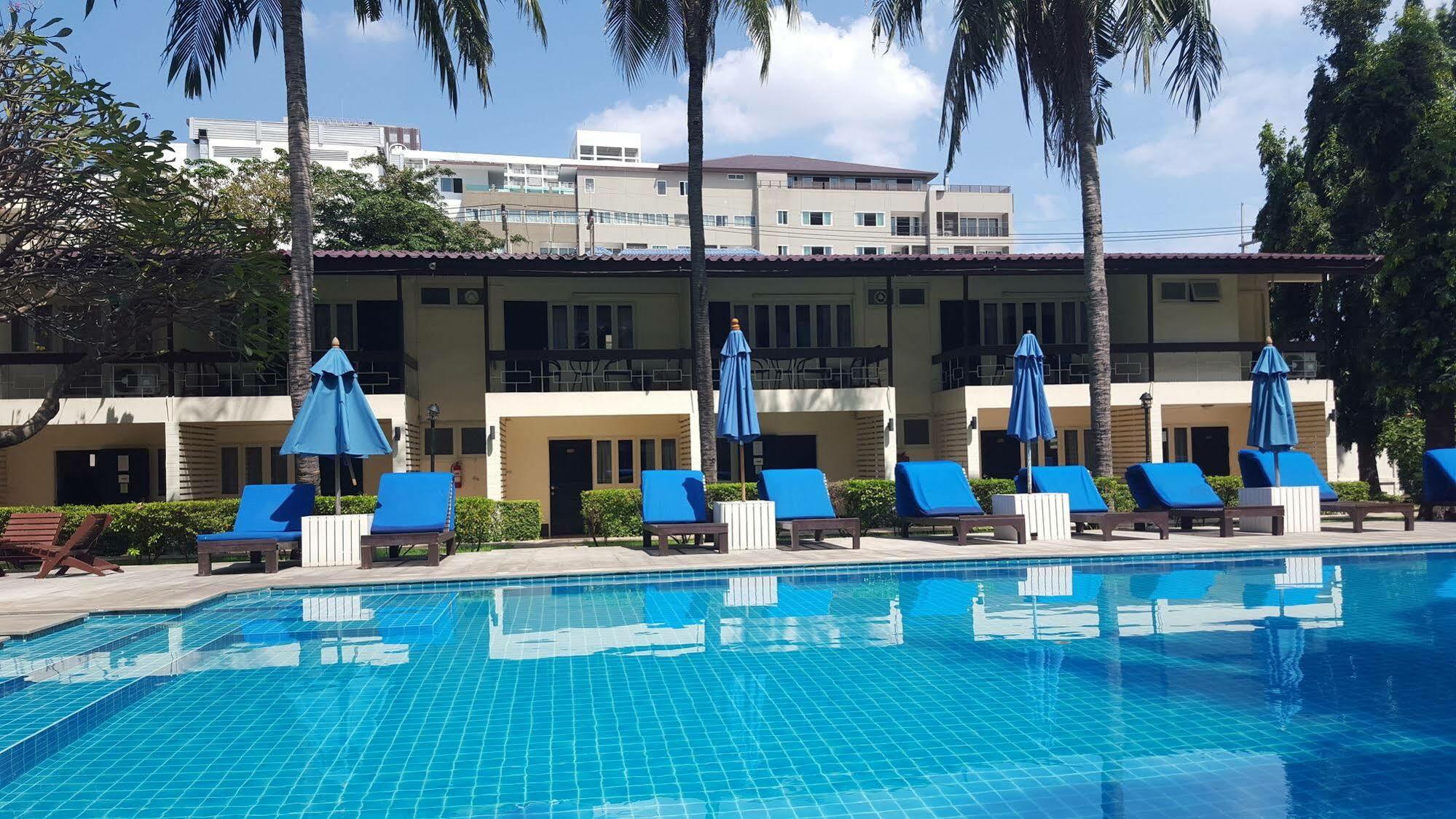 Nautical Inn Pattaya Esterno foto